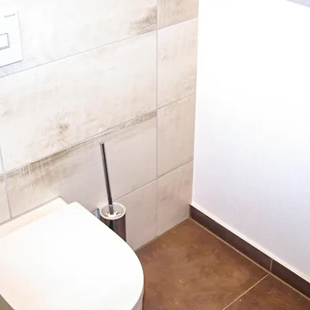 3 Bedroom Beautiful In Feriehus