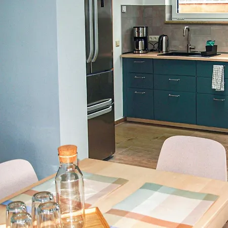 3 Bedroom Beautiful In Neubrandenburg