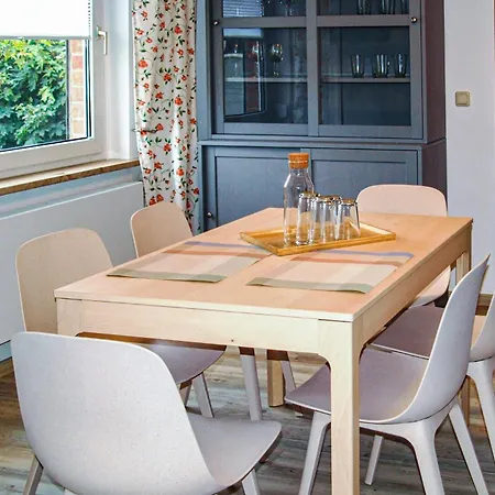 3 Bedroom Beautiful In Feriehus